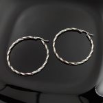 Minđuše izuvijane bele