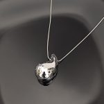 Sajlica sa priveskom suze srebrna boja