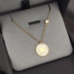  Ogrlica sa priveskom zvezde i kristala sa sedef kamenom zlatna