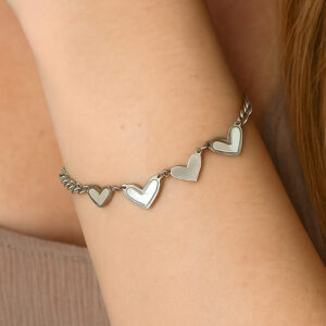 Narukvica sa privescima srca poludragi kamen srebrna