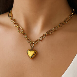 Pletena luksuzna ogrlica sa priveskom srca zlatna