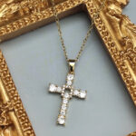 Lanac krst sa cirkonima zlatni