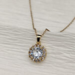 grlica sa luksuznim priveskom sa kristalima zlatna