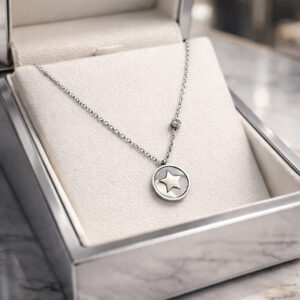 Lanac sa priveskom zvezde-srebrna-boja