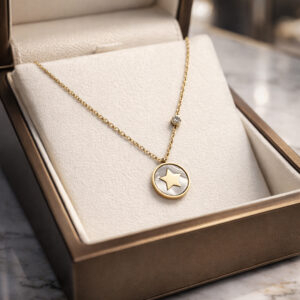 Lanac sa priveskom zvezde-zlatna-boja