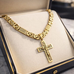 Lanac tigrovo oko sa priveskom krsta zlatna boja