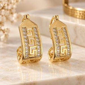 Zlatne minđuše od hirurškog čelika sa grčkim meandar ornamentom i sitnim prozirnim kristalima MIN-28
