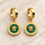 Zlatne viseće minđuše sa zelenim medaljonom i grčkim ornamentom, MIN-38