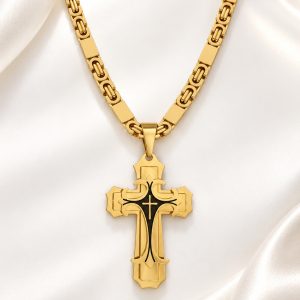 Zlatni muški lanac od hirurškog čelika sa priveskom krsta i crnim ornamentom, OGR-1